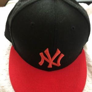 Yankees black and infared fitted hat